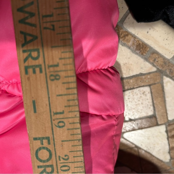 Old Navy Bright Pink Kids Puffer Jacket - Picture 7 of 13